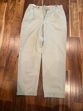 Men's Tommy Hilfiger Classic Pleated Chino Pants in Light Khaki